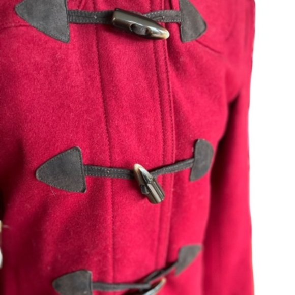 GAP - Picture 3 of 4